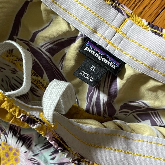 Patagonia Baggies XL - Picture 5 of 10